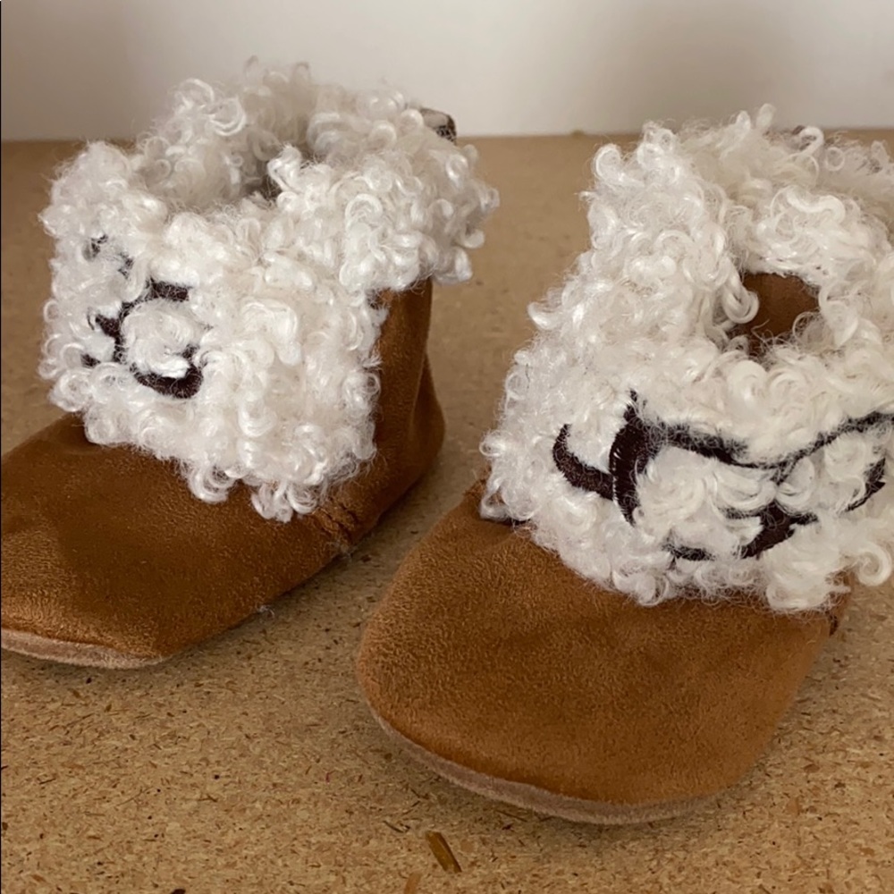 Baby uggs - Picture 2 of 3